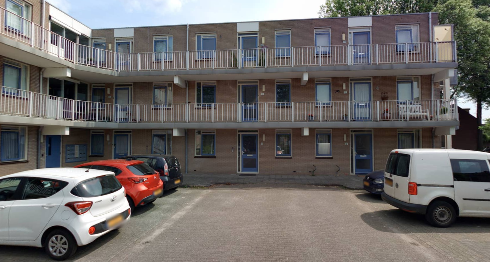 E. du Perronstraat 2