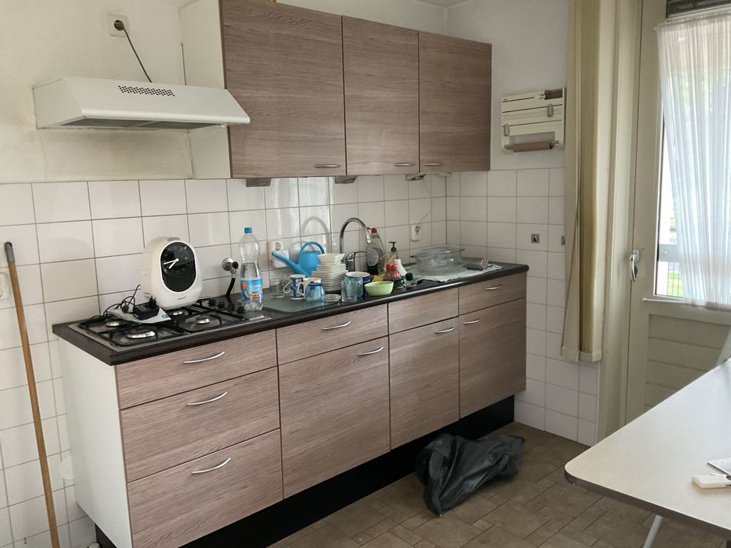 E. du Perronstraat 6