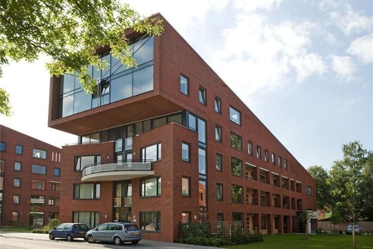 S.L. Louwesstraat 104, 7545 EX Enschede, Nederland