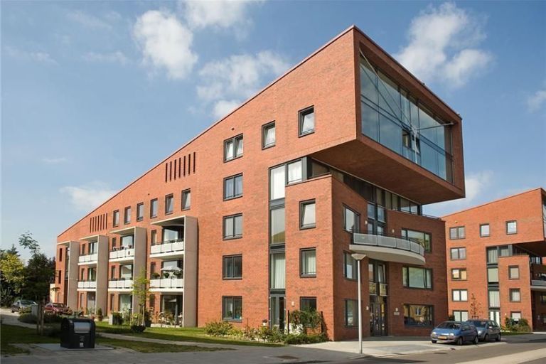 S.L. Louwesstraat 104