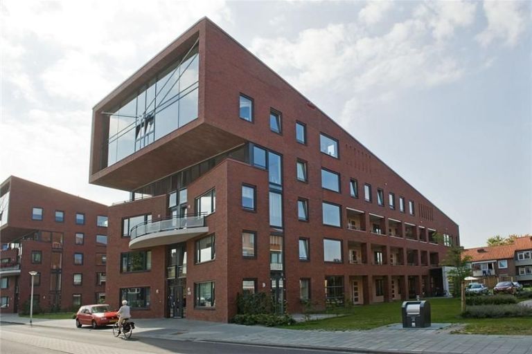 S.L. Louwesstraat 152, 7545 EZ Enschede, Nederland