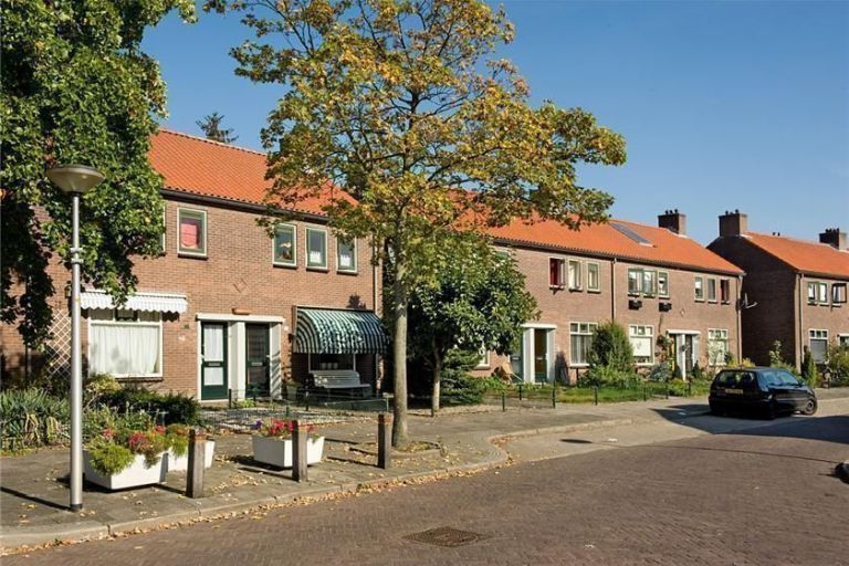 Terraced house for rent: Van Leeuwenhoekstraat 68, Velve-Lindenhof Enschede