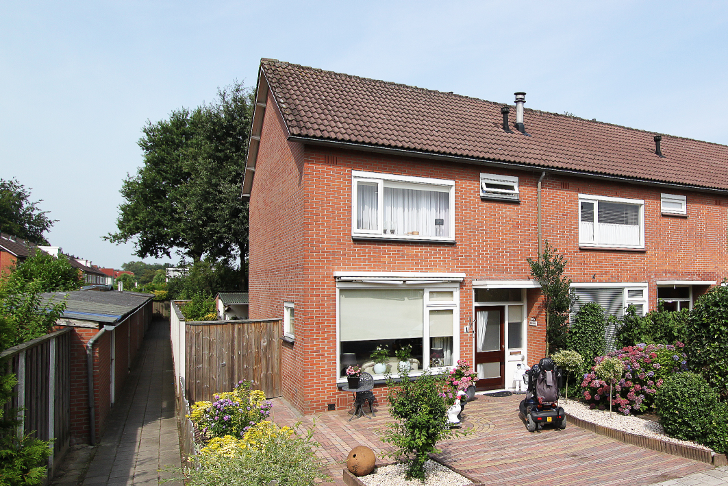 Hoekwoning te huur: Dokter de Bruynstraat 1, De Thij Oldenzaal