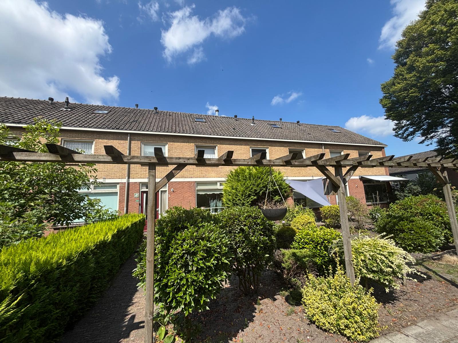 Tussenwoning te huur: Schoutenstraat 5, De Kol en Noordenberg Holten