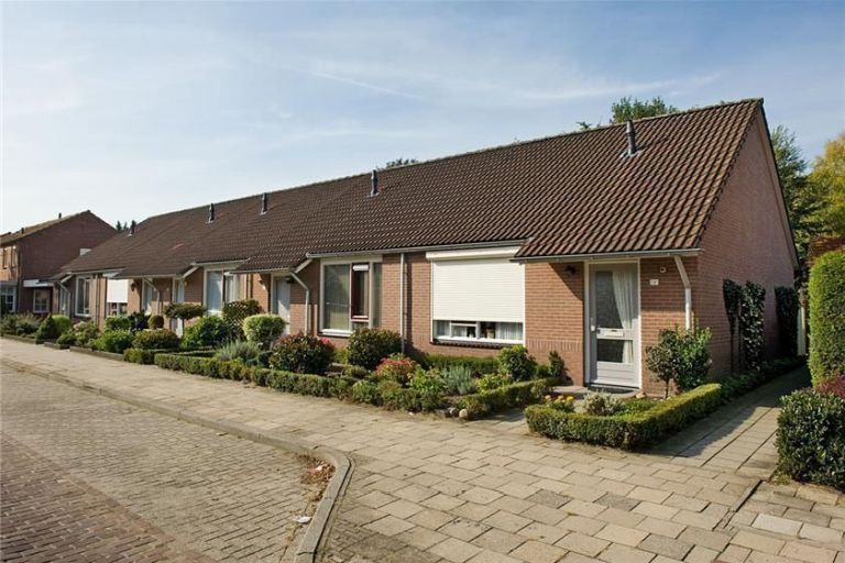 Hoekwoning te huur: Bakkerskamp 45, Losser-West Losser