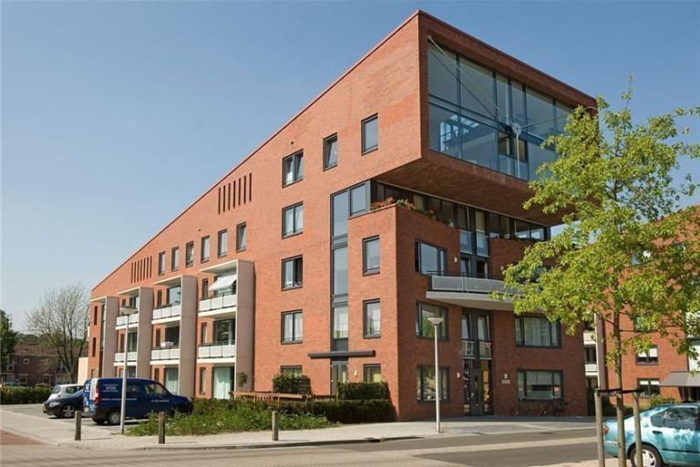S.L. Louwesstraat 234, 7545 EW Enschede, Nederland