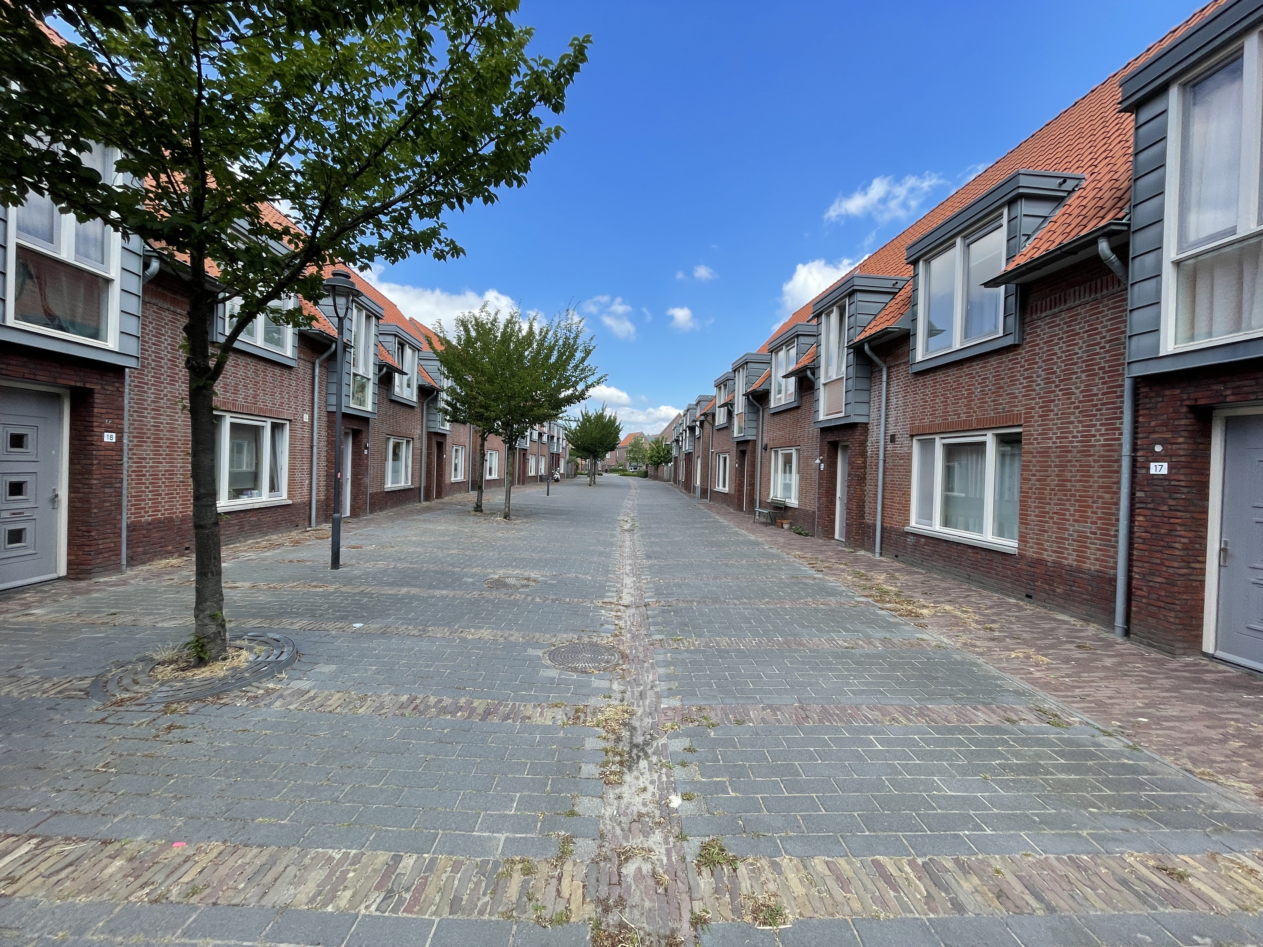Tussenwoning te huur: Van Coeverdenstraat 7, Pathmos Enschede