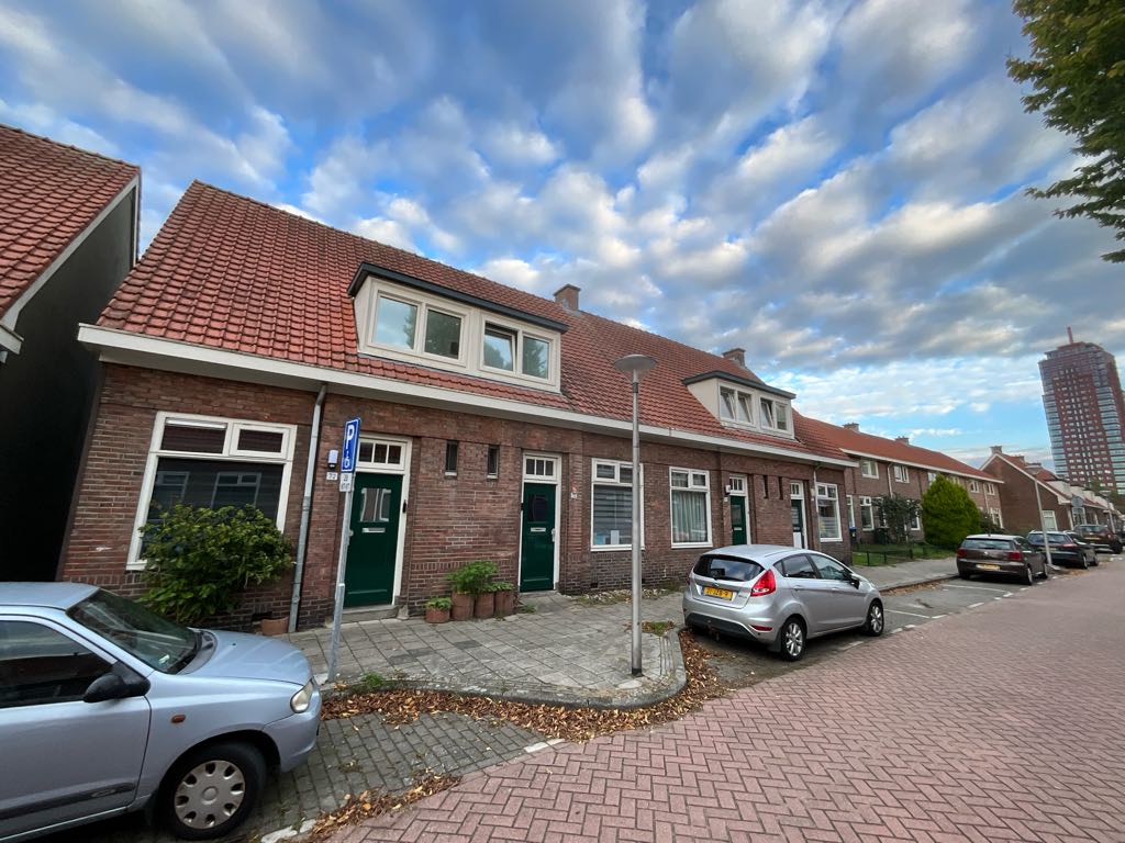 Tussenwoning te huur: Floresstraat 70, Hogeland-Noord Enschede